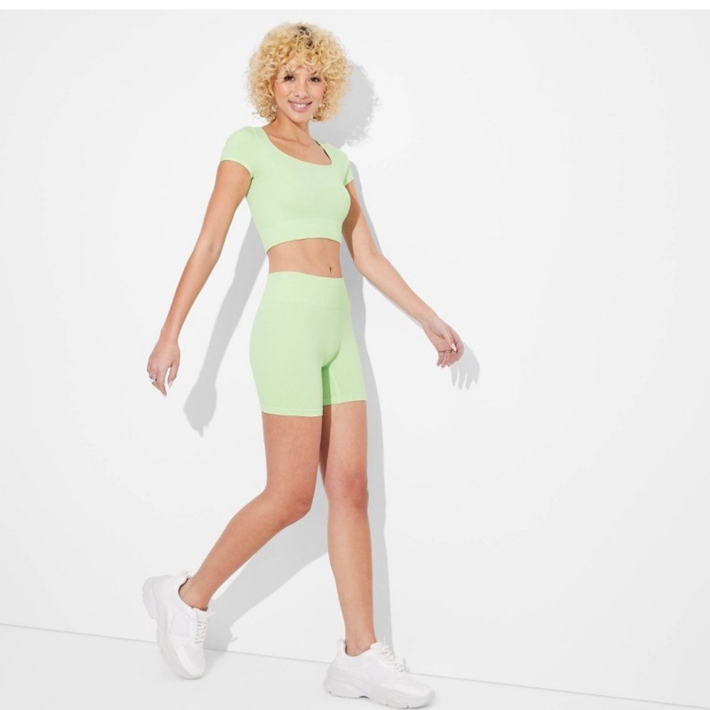 Women's Seamless Shirt & High-Rise Seamless Bike Shorts - SOLD AS A SET
